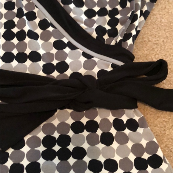 BCBGMaxazria Top - Picture 4 of 8